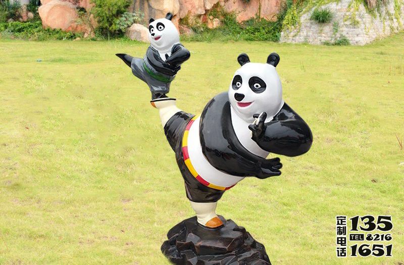 游樂(lè)園廣場(chǎng)擺放卡通熊貓玻璃鋼雕塑 游樂(lè)園廣場(chǎng)擺放卡通熊貓玻璃鋼雕塑