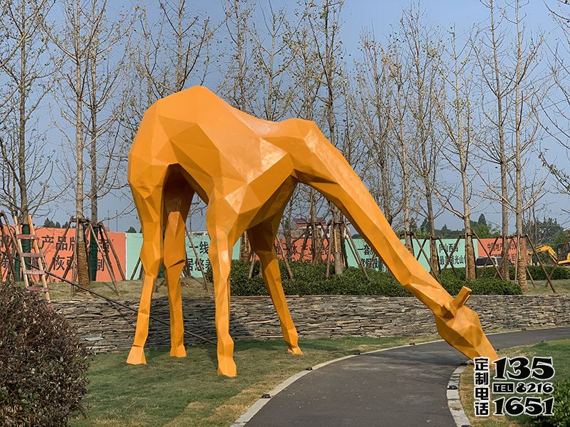 公園玻璃鋼幾何路邊吃草的長(zhǎng)頸鹿雕塑 公園玻璃鋼幾何路邊吃草的長(zhǎng)頸鹿雕塑