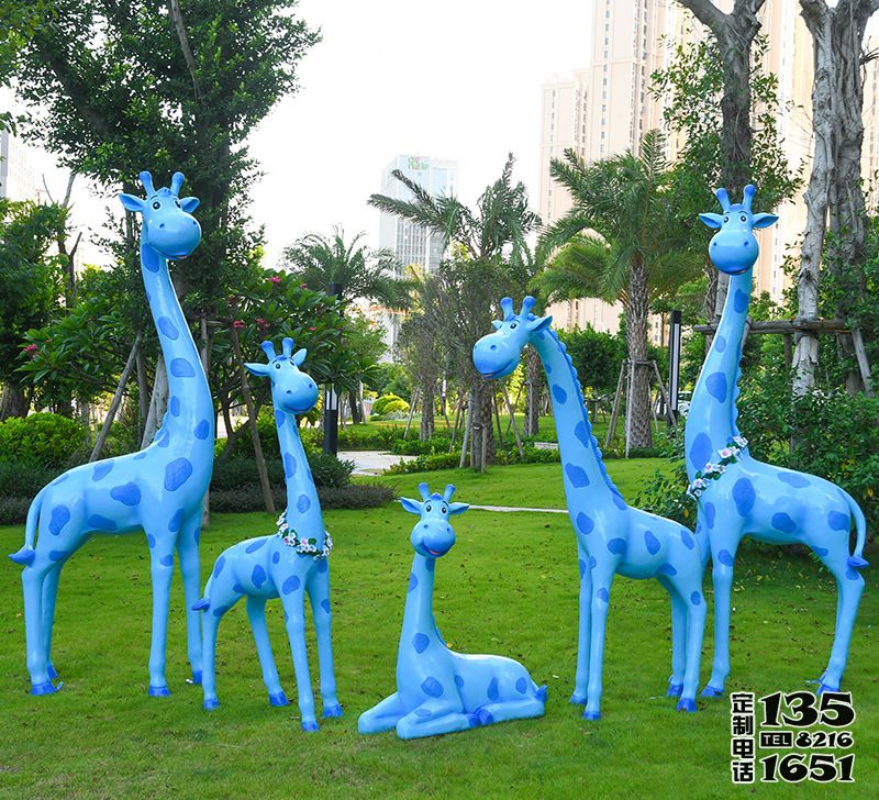 公園玻璃鋼彩繪長(zhǎng)頸鹿雕塑 公園玻璃鋼彩繪長(zhǎng)頸鹿雕塑