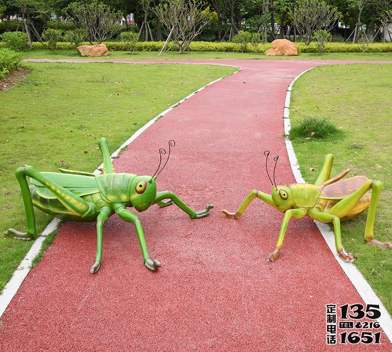 公園仿真玻璃鋼蝗蟲(chóng)雕塑 公園仿真玻璃鋼蝗蟲(chóng)雕塑