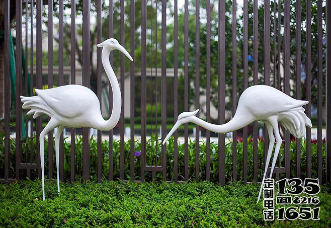 戶外公園創意玻璃鋼兩只丹頂鶴雕塑 戶外公園創意玻璃鋼兩只丹頂鶴雕塑